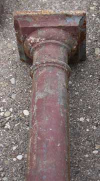 Antike Eisen- und Stahlgusselemente im Antikbaumarkt