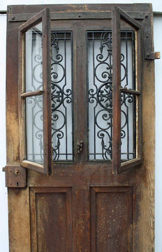 Antikbaumarkt-Antike Aussentüren