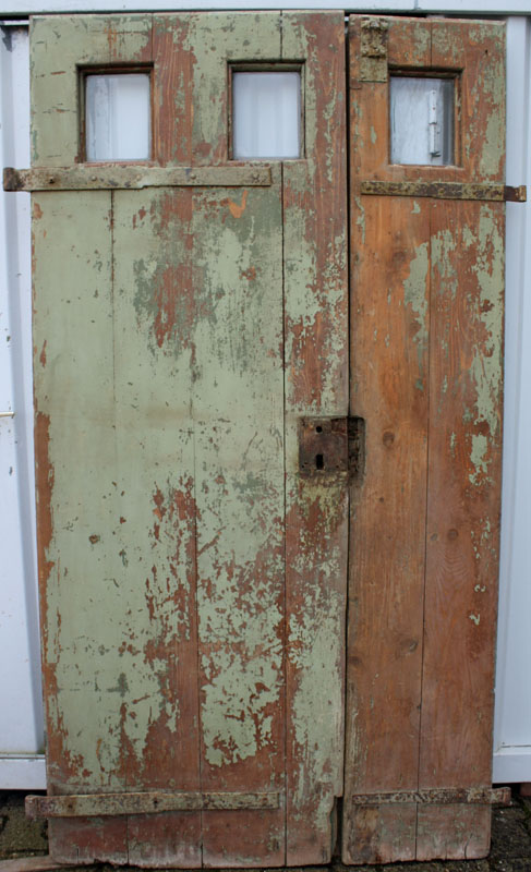 Antikbaumarkt-Antike Aussentüren